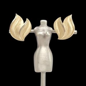 1950's Crown Trifari Gold Tone Earrings